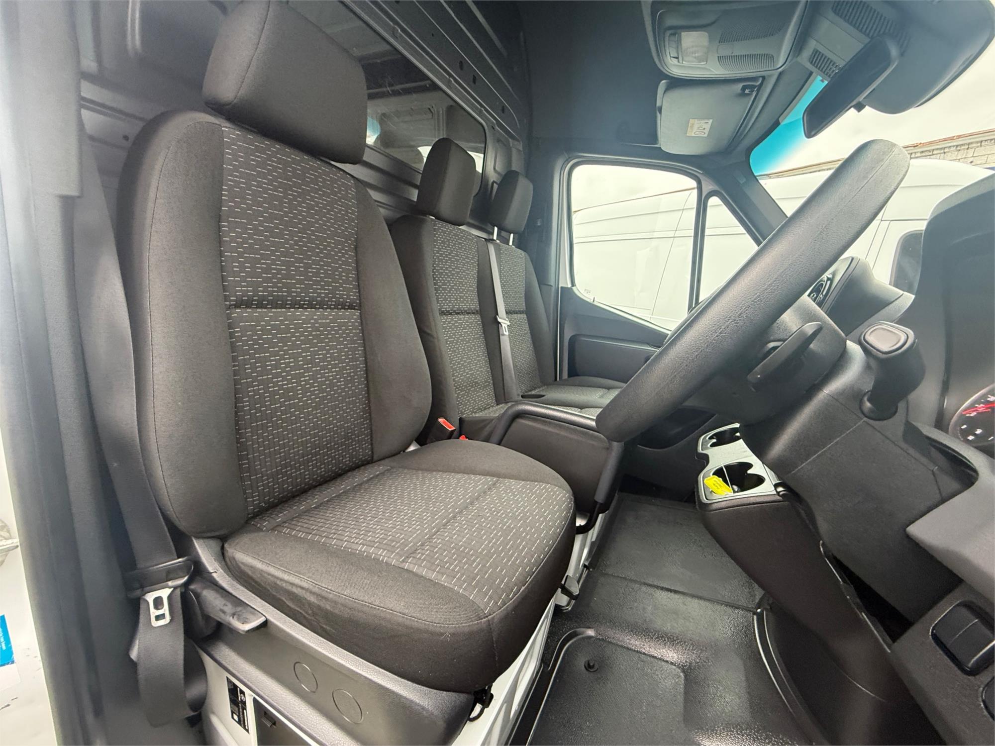 2021 Mercedes-Benz Sprinter 314CDI VS30 image 11