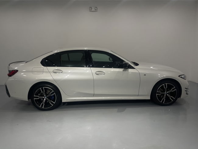 2023 BMW 318i