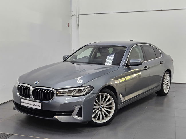 2021 BMW 520i