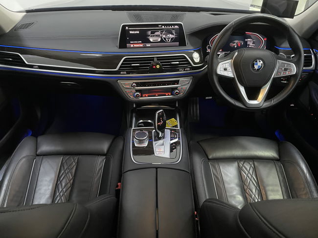 2021 BMW 730Li