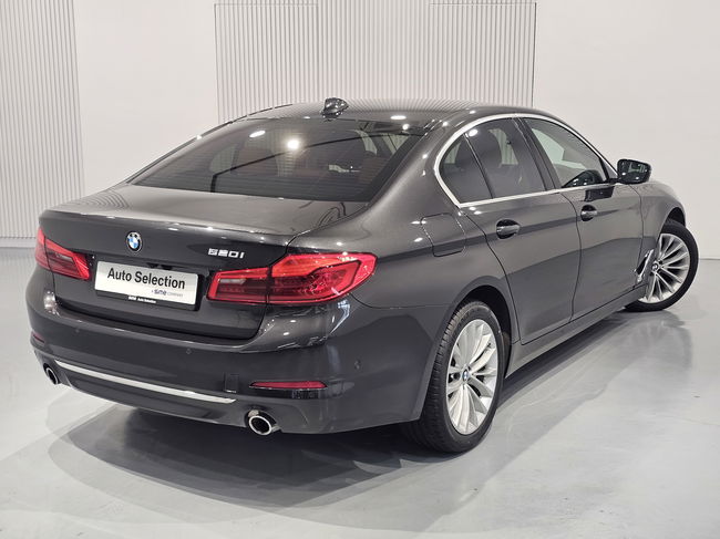 2020 BMW 520i
