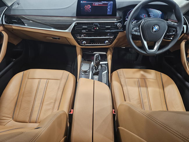2020 BMW 520i