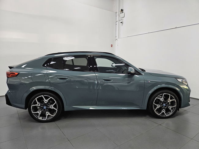 2024 BMW iX2 EDRIVE20