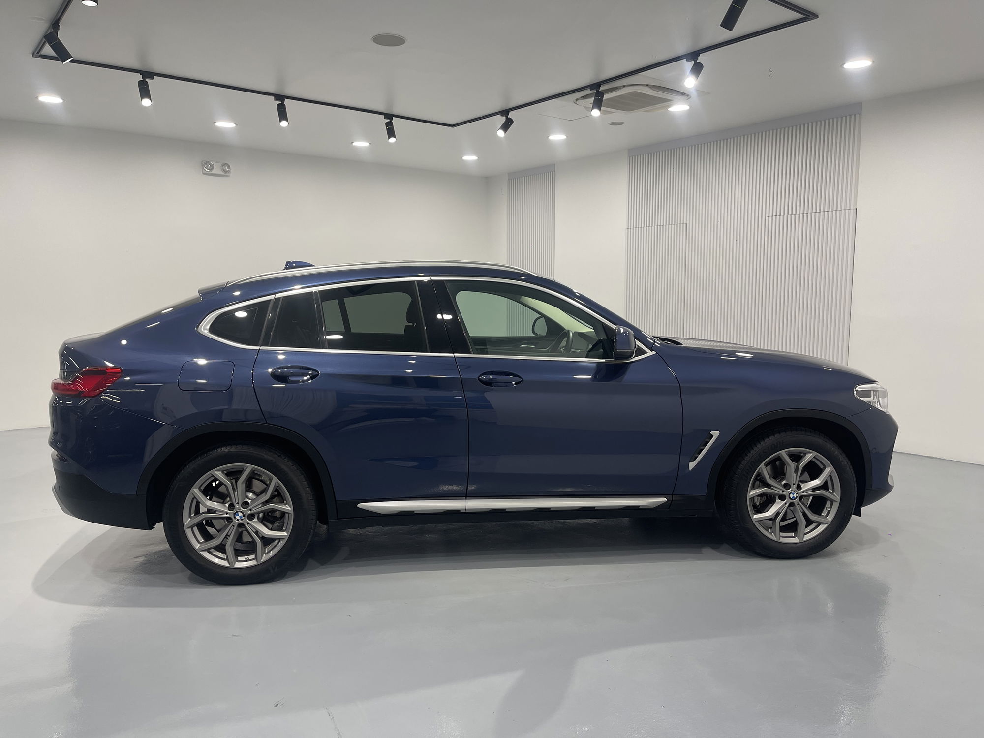 2021 BMW X4 xDrive20i
