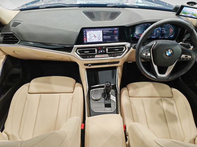 2021 BMW 318i
