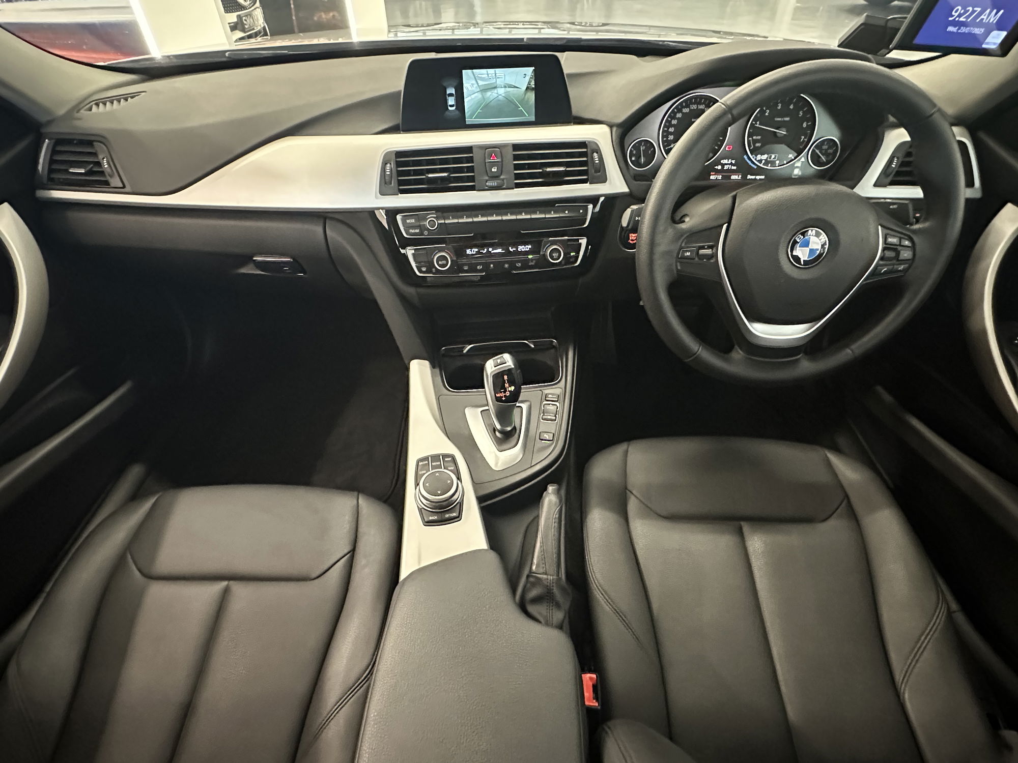 2018 BMW 318i