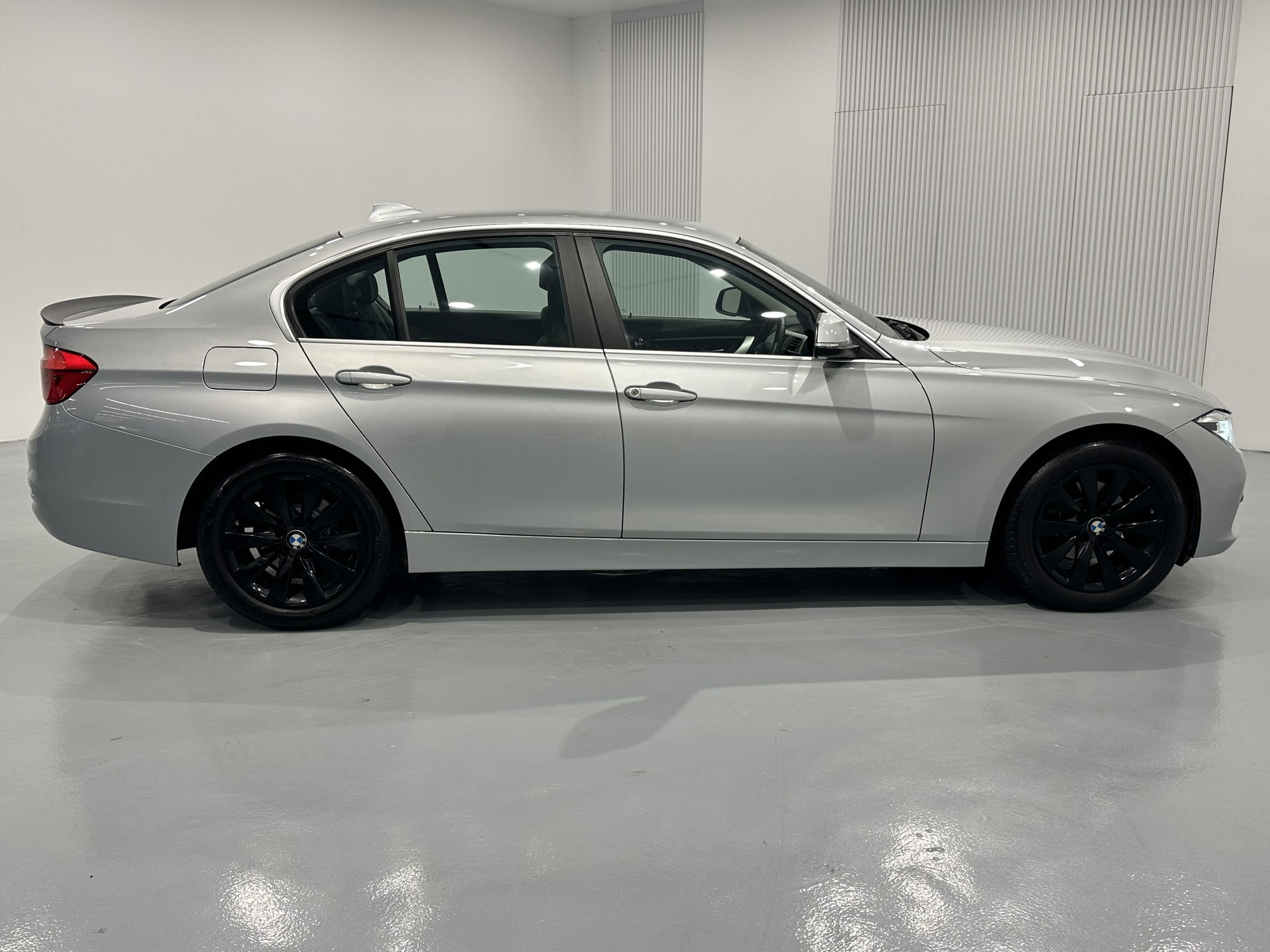 2018 BMW 318i