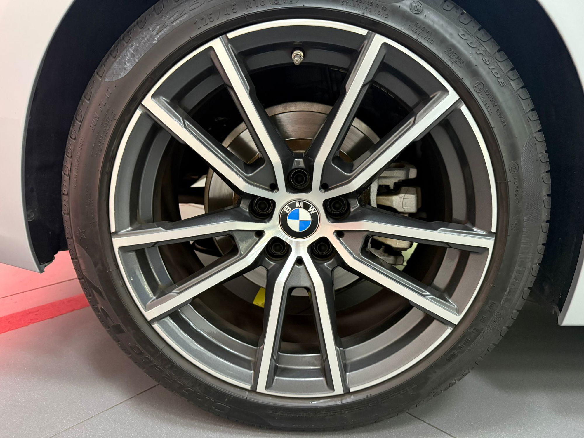 2020 BMW 318i