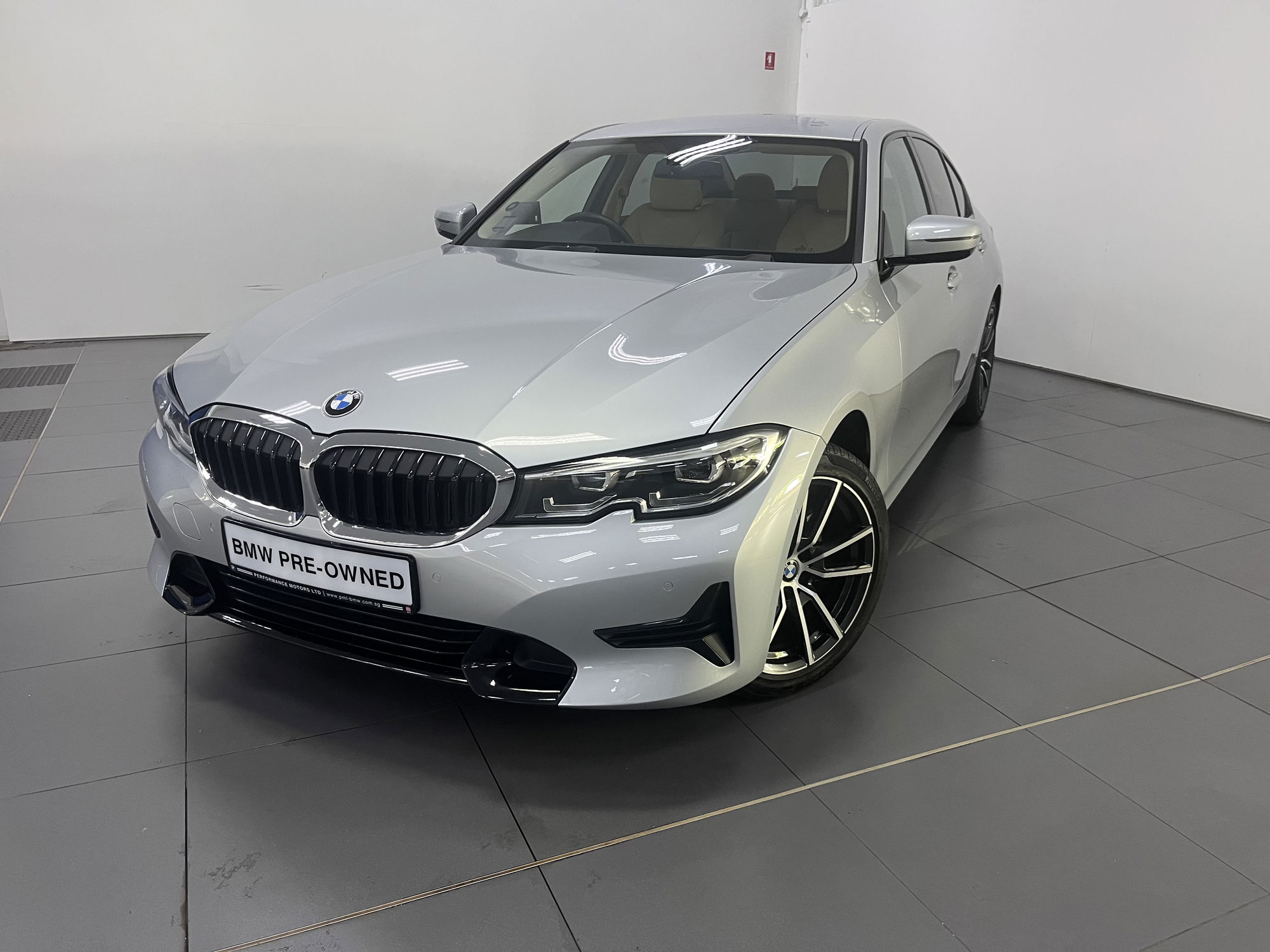 2020 BMW 318i