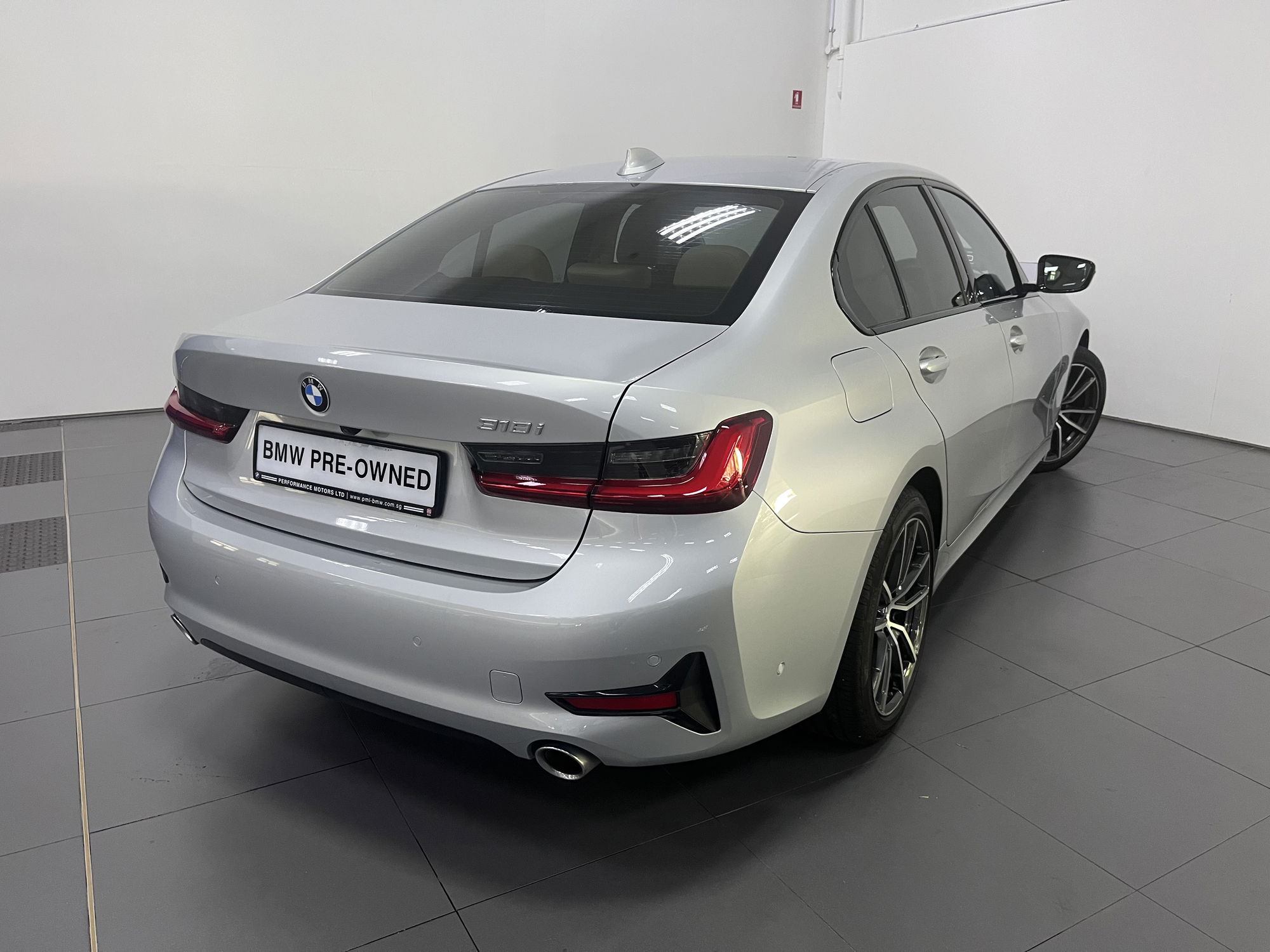 2020 BMW 318i