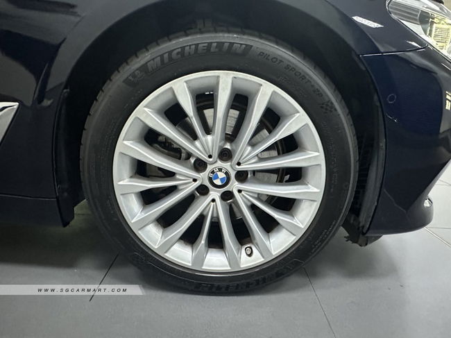 2019 BMW 520i
