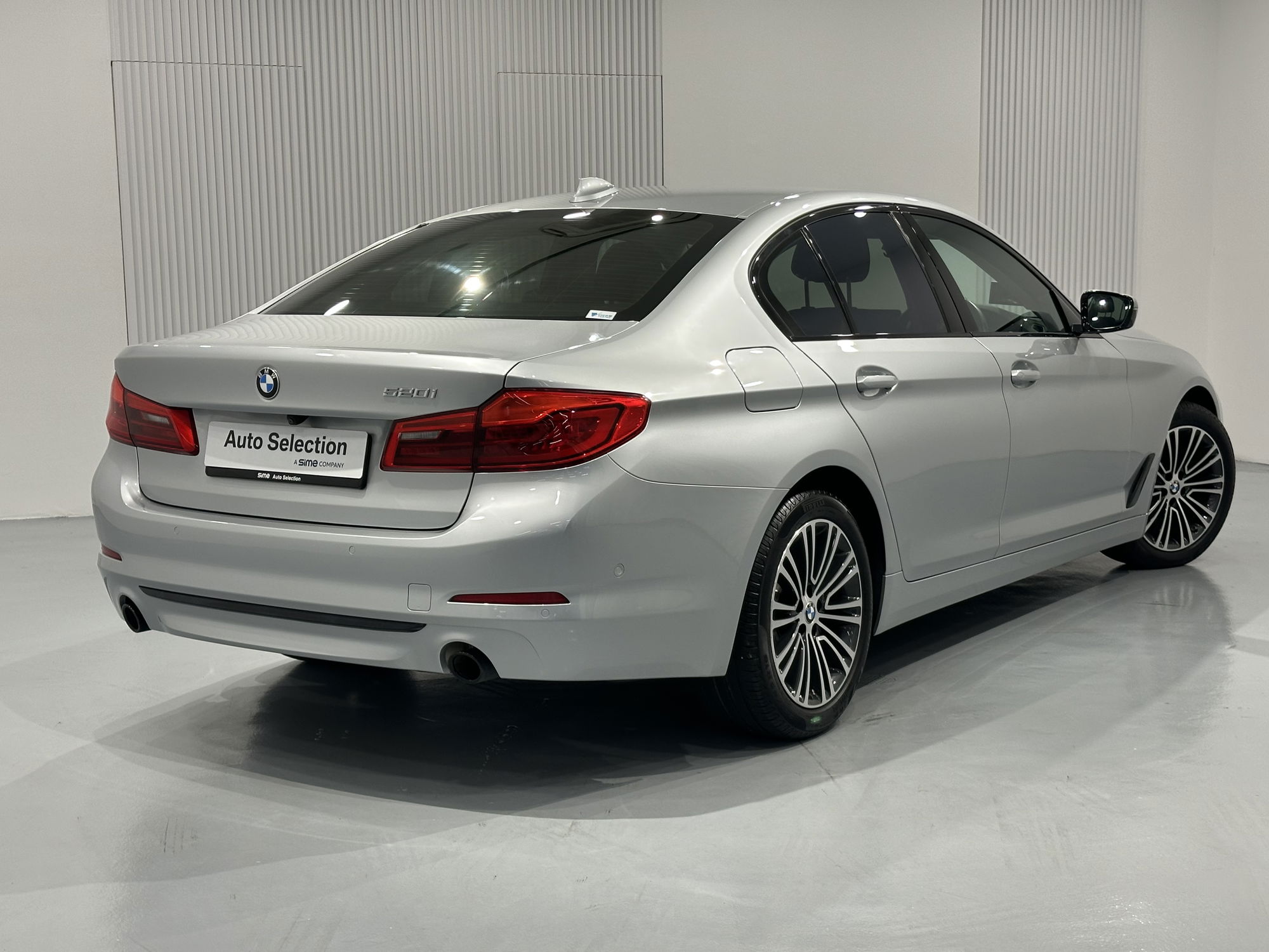 2019 BMW 520i