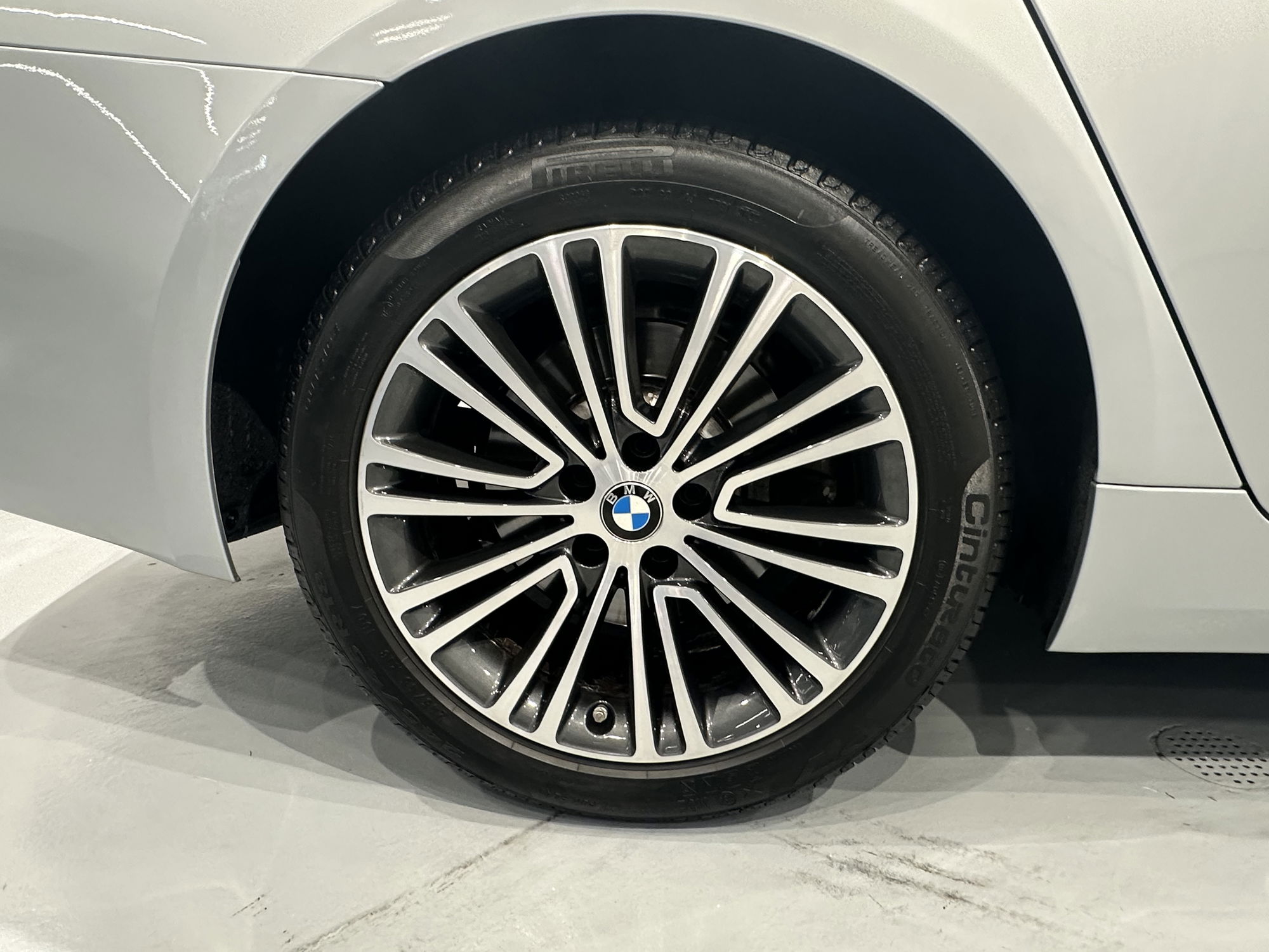 2019 BMW 520i
