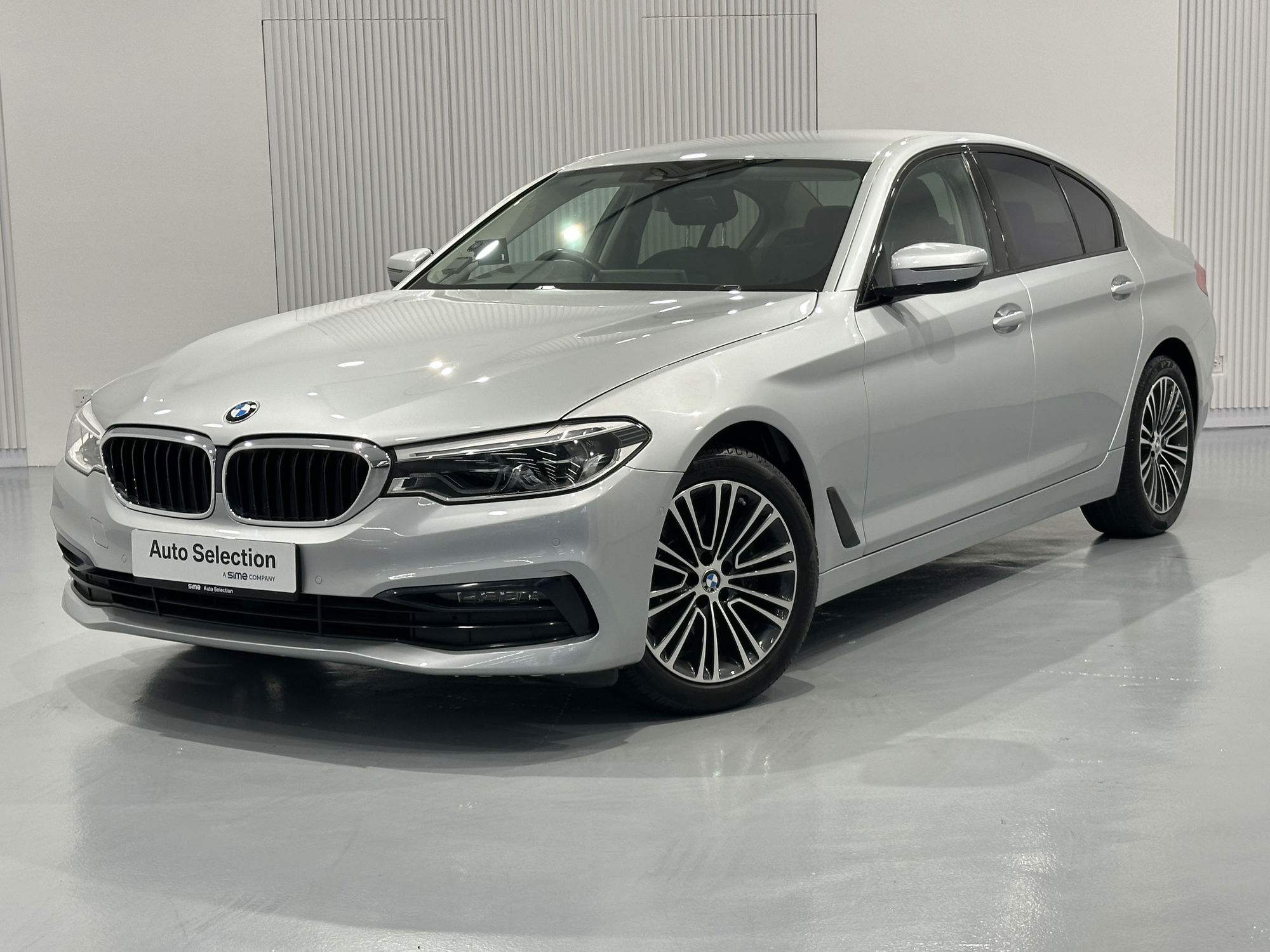 2019 BMW 520i
