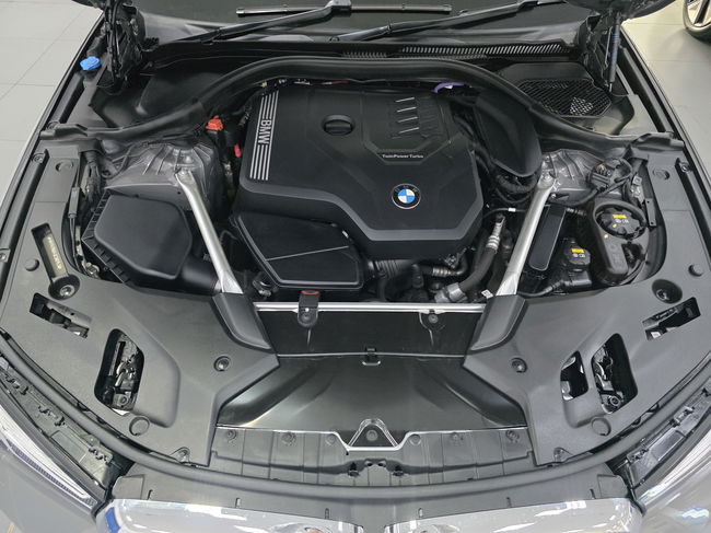 2022 BMW 530i