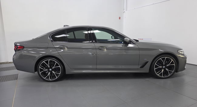 2022 BMW 530i