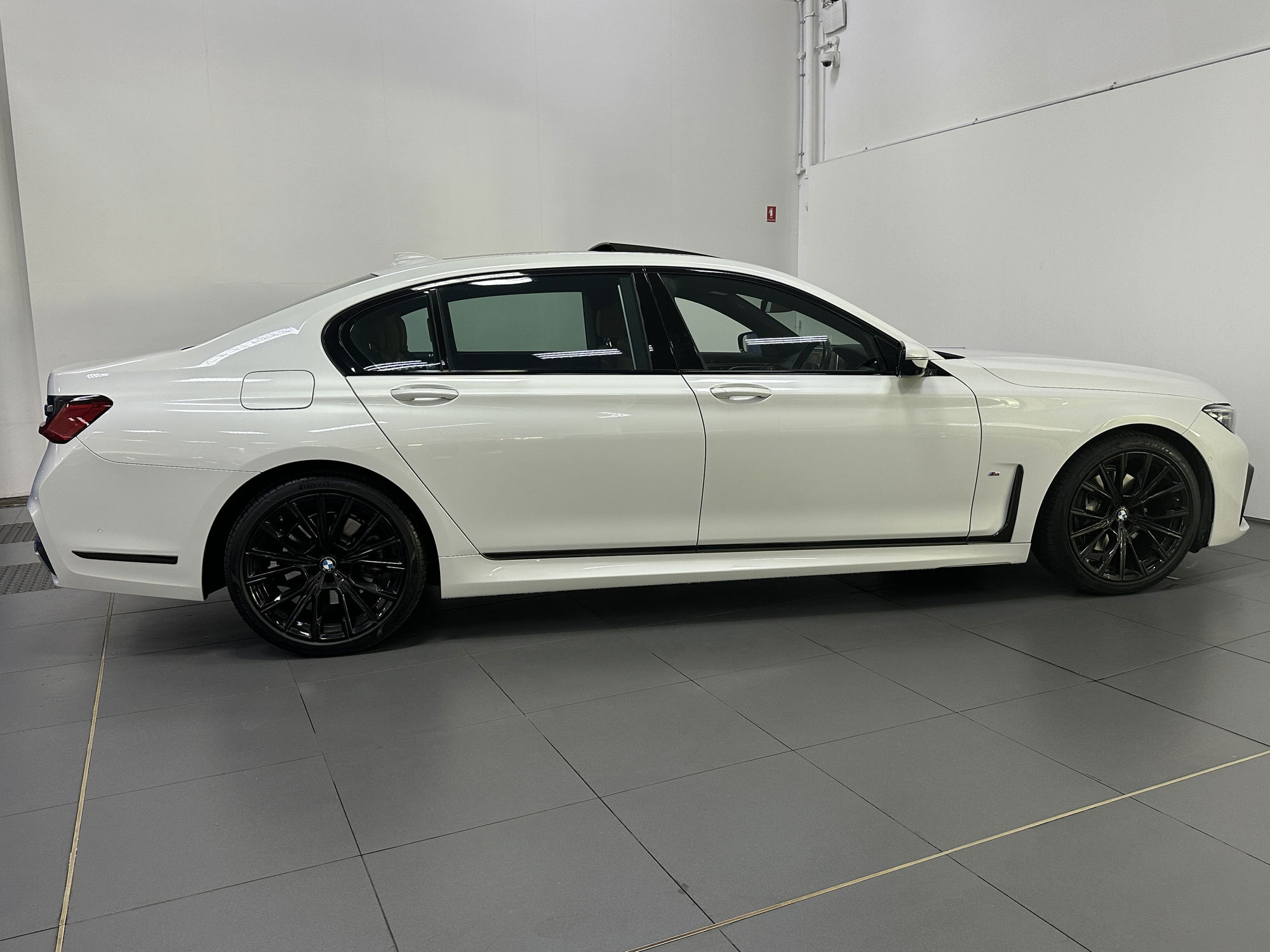 2021 BMW 740Li