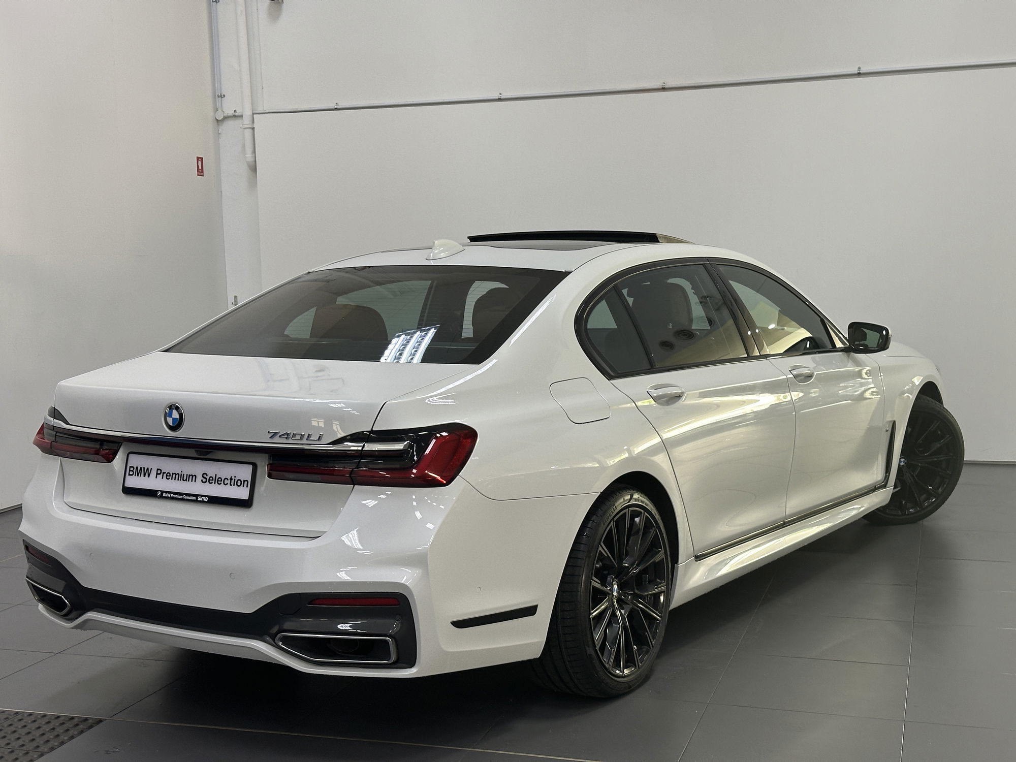 2021 BMW 740Li
