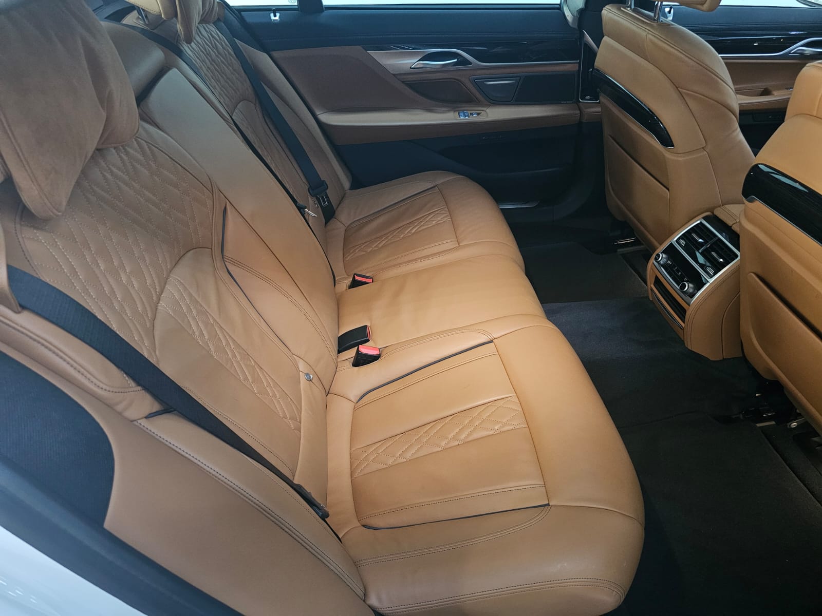 2021 BMW 740Li