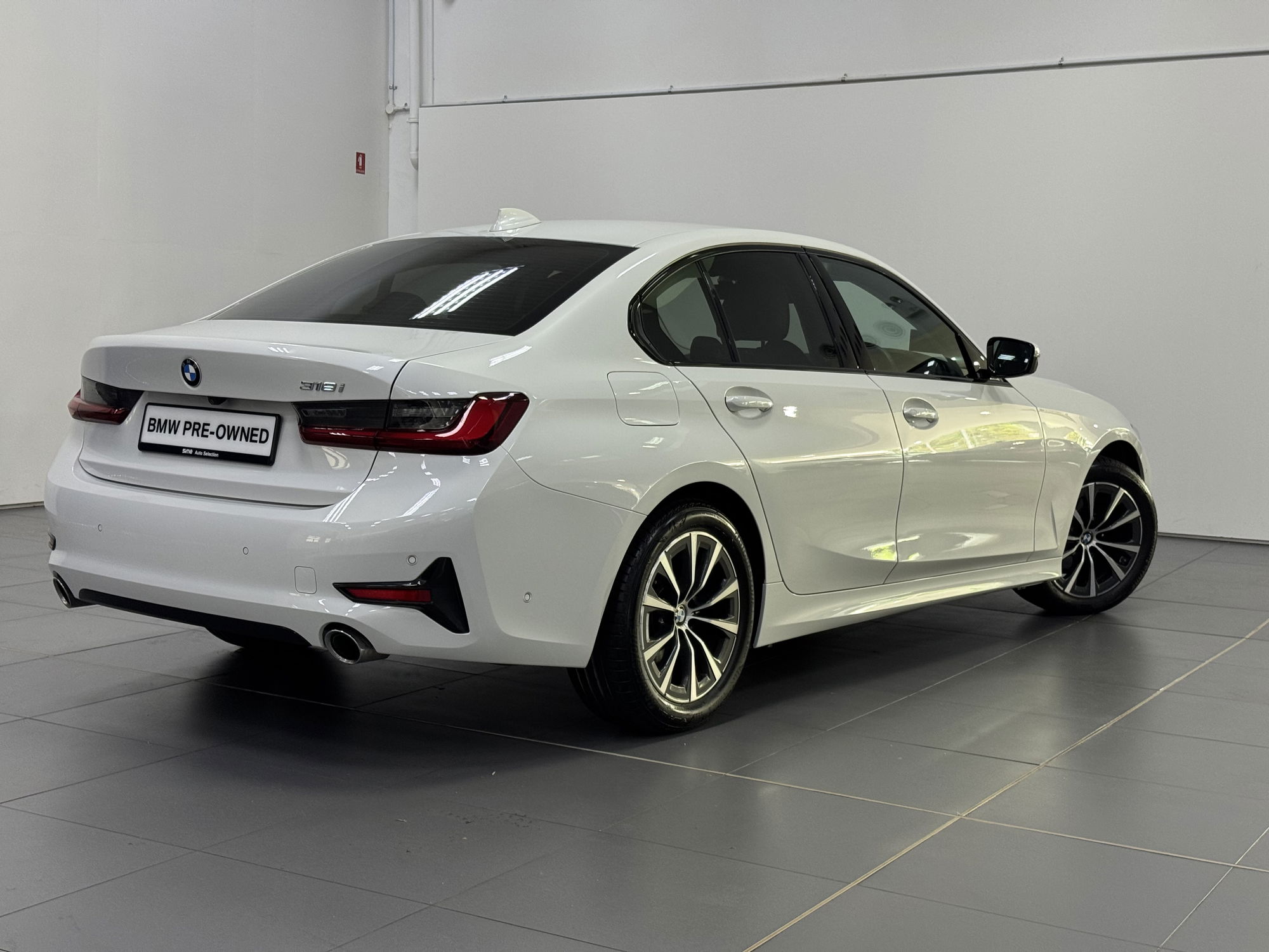 2022 BMW 318i