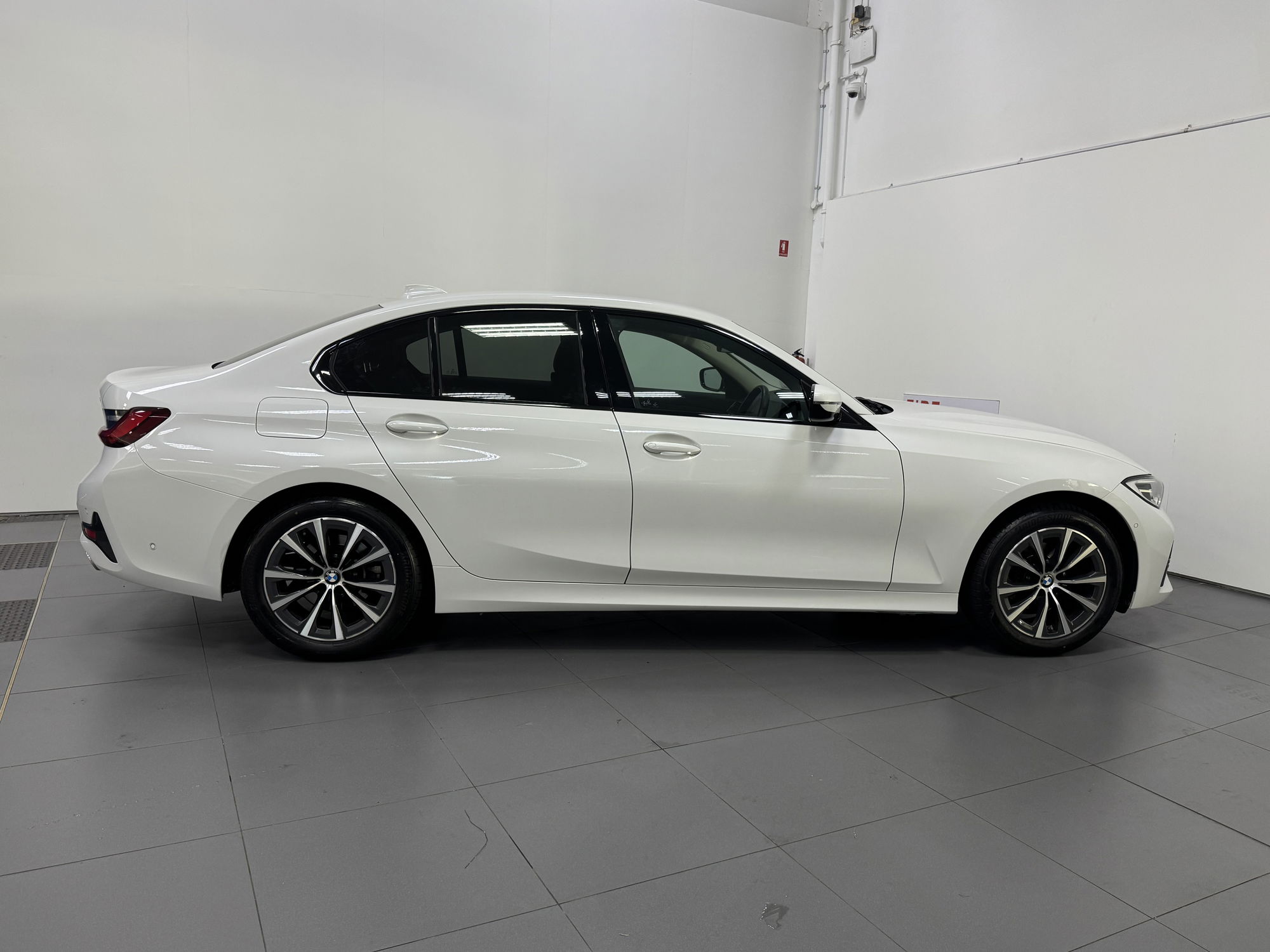 2022 BMW 318i