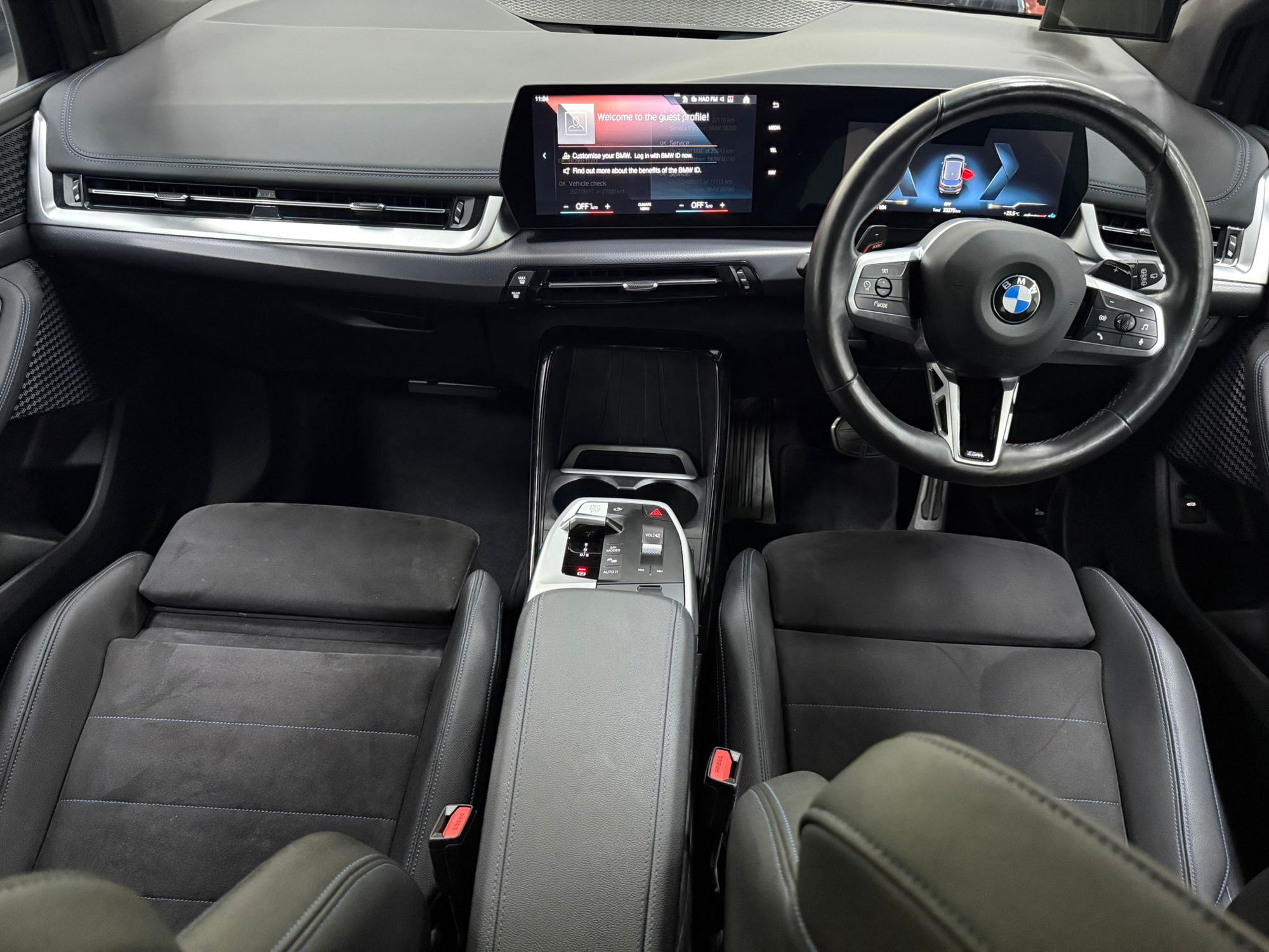 2023 BMW 216i AT