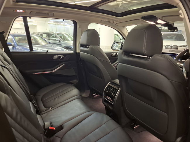 2021 BMW X5 xDrive40iA 7-Seater xLine