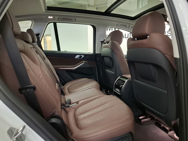 2021 BMW X5 xDrive40iA 7-seater