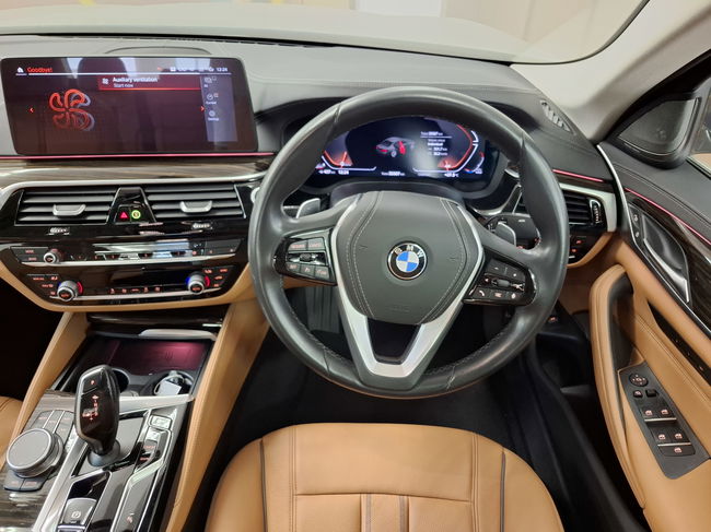 2020 BMW 520iA Luxury LCI