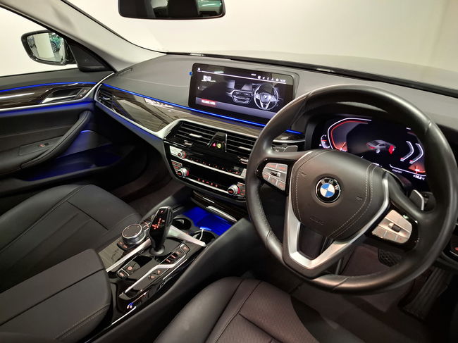 2021 BMW 520iA Premium