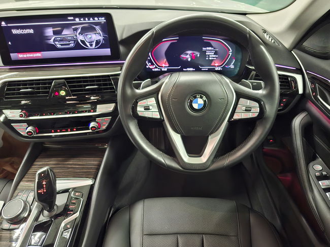 2021 BMW 520iA Premium LCI