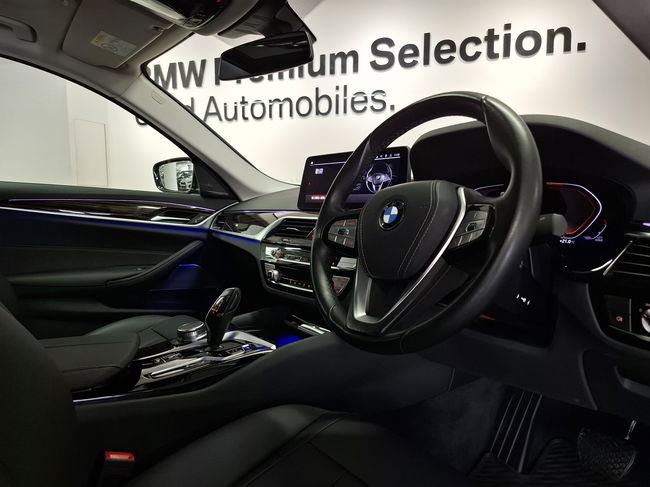 2021 BMW 520iA Premium LCI