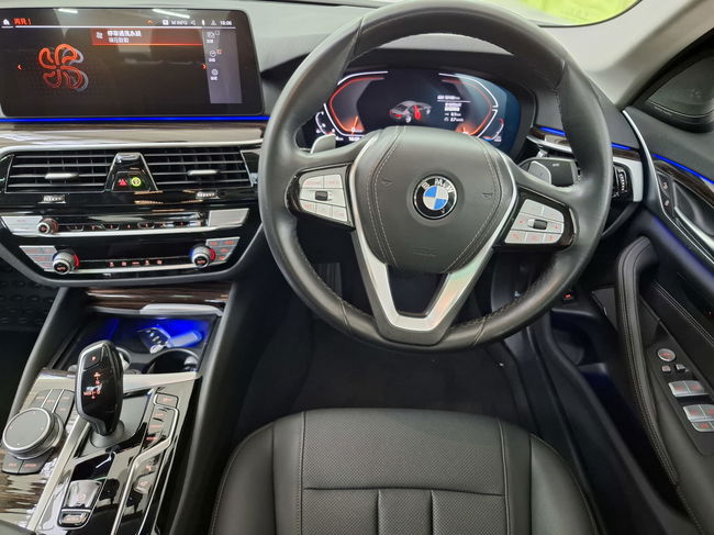 2021 BMW 520iA Premium LCI