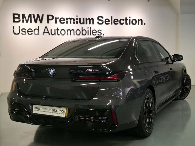 2024 BMW i7 M70