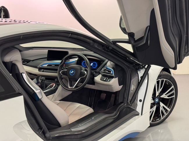 2014 BMW i8