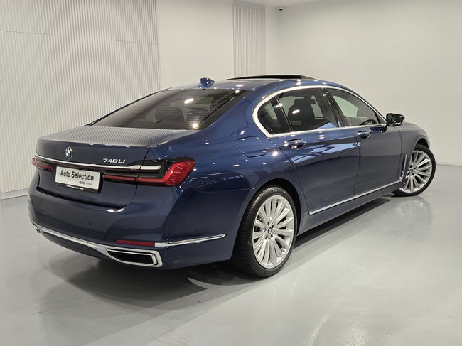 2021 BMW 740Li