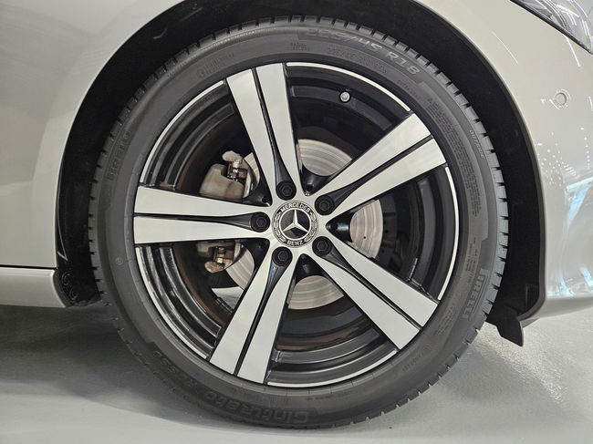 2022 Mercedes Benz C180 AVANTGARDE