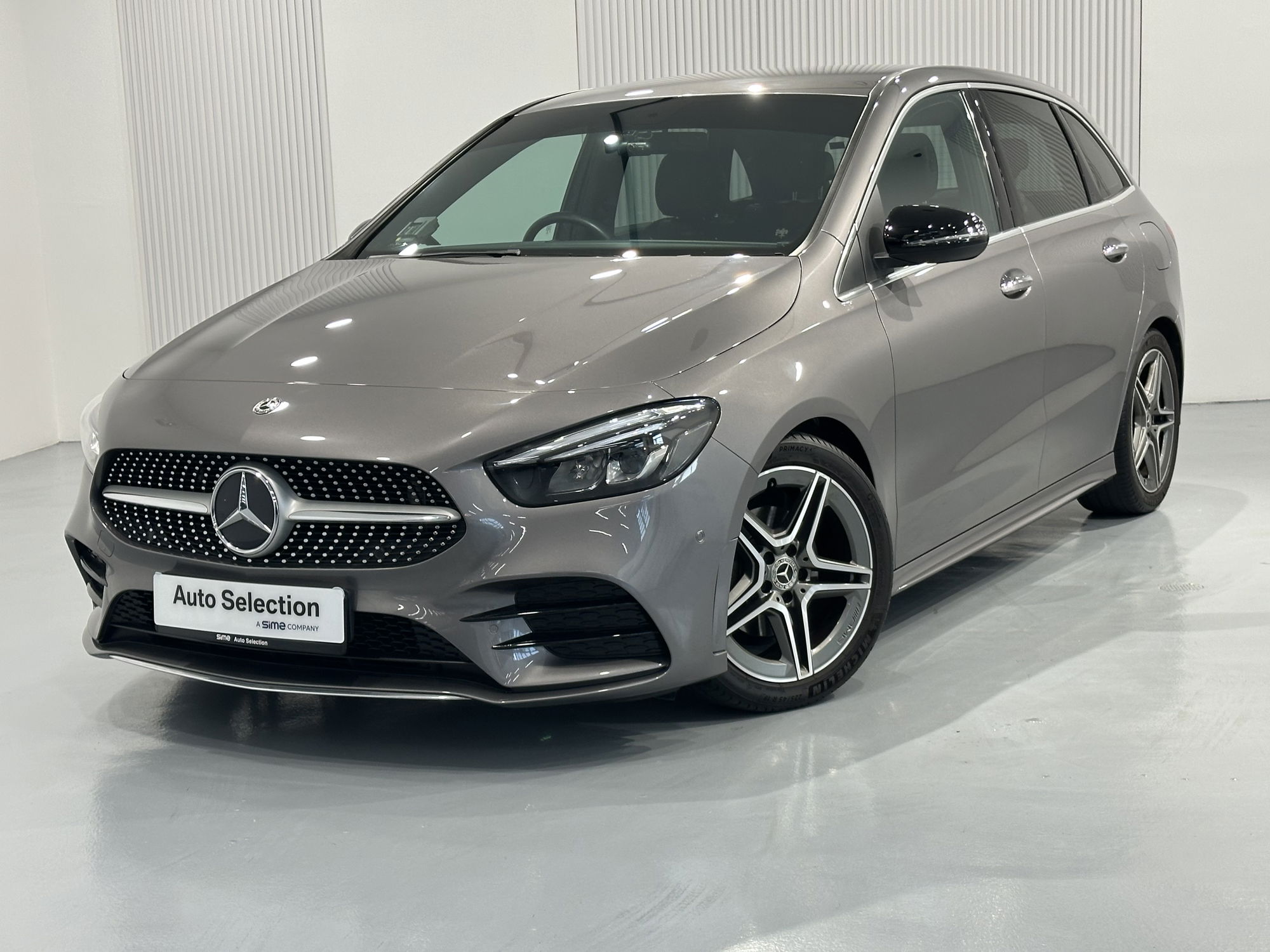 2019 Mercedes Benz B200 AMG LINE