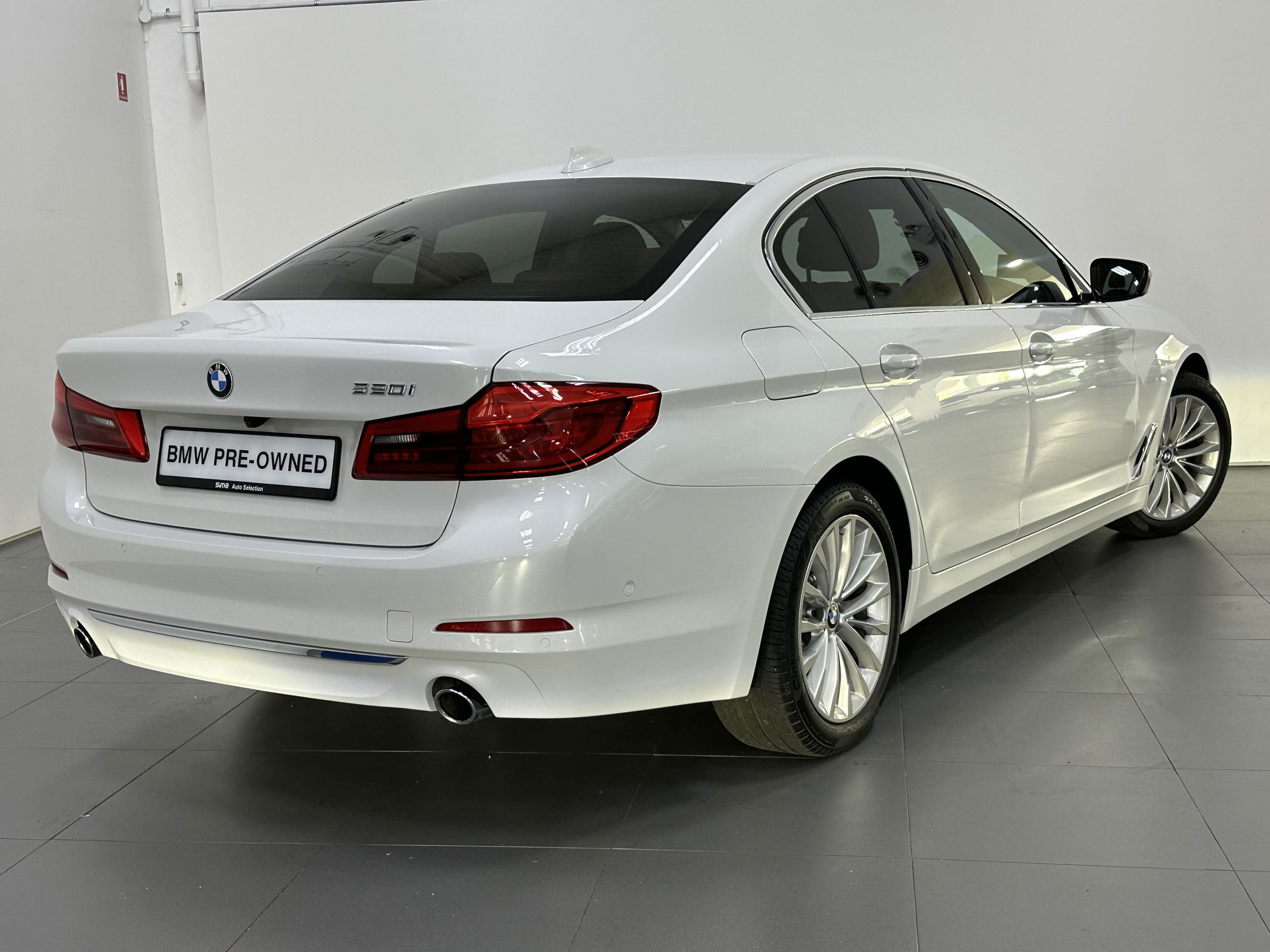 2019 BMW 520i